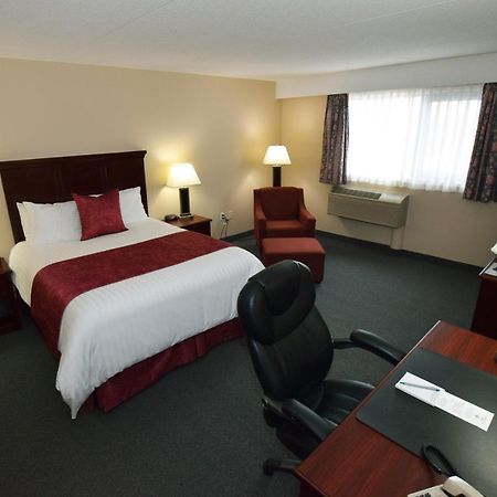 Lakeland Inn Hotel Cold Lake Extérieur photo