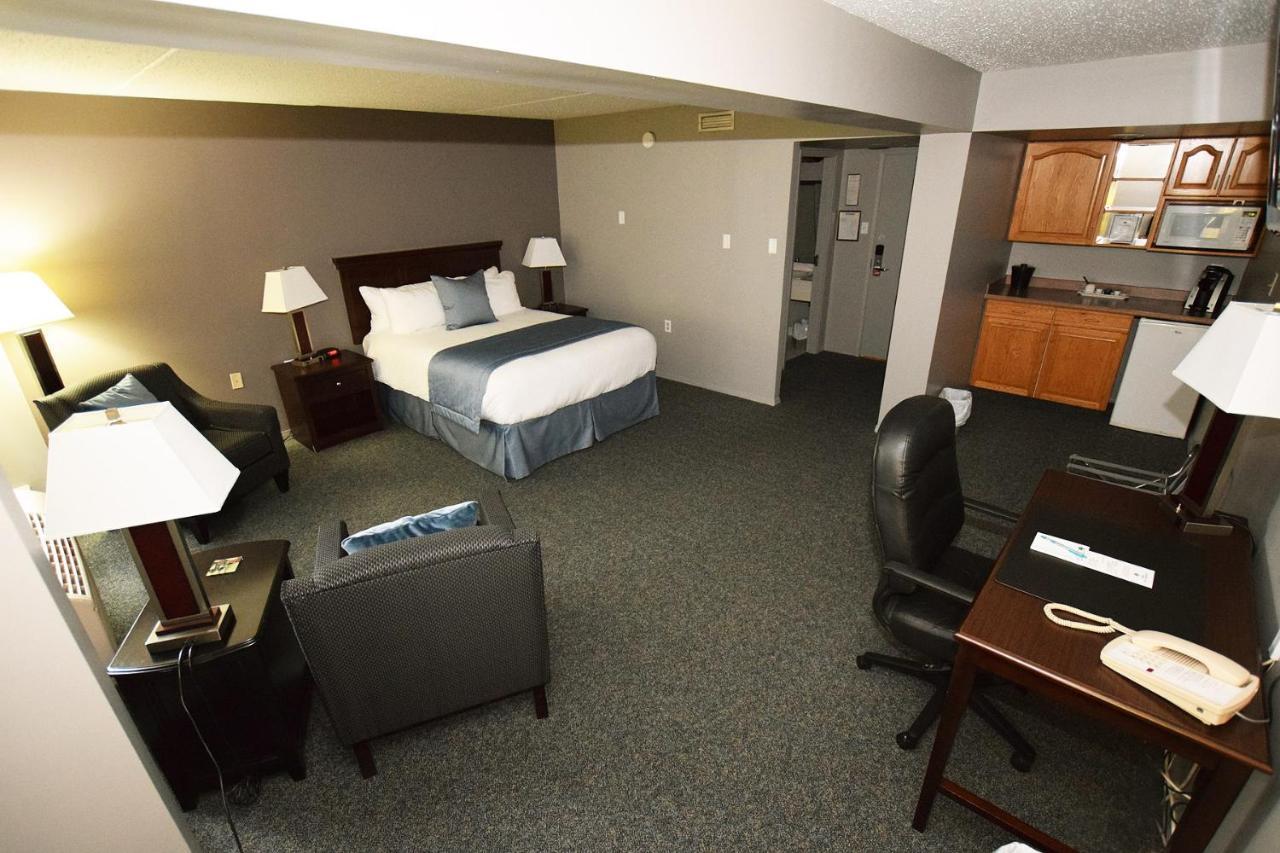 Lakeland Inn Hotel Cold Lake Extérieur photo