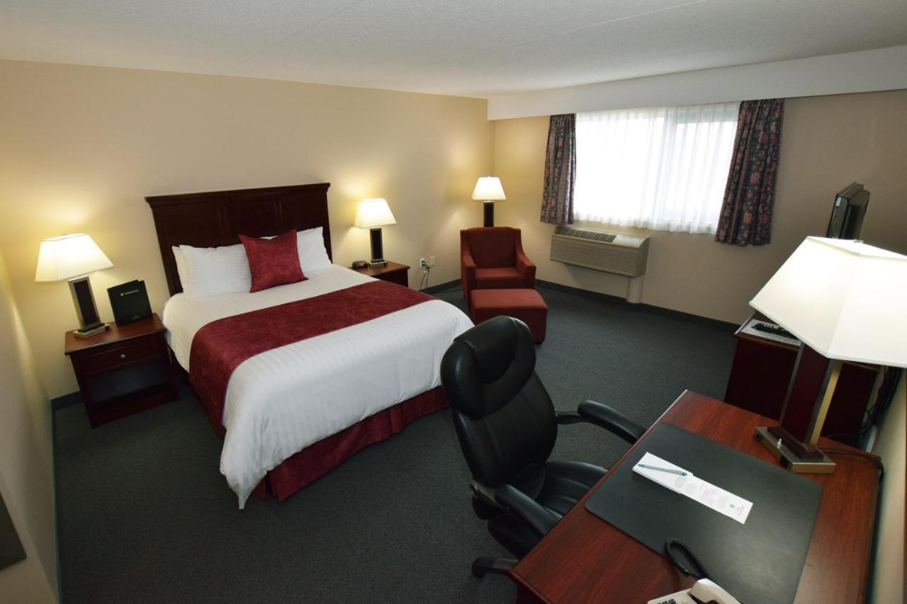 Lakeland Inn Hotel Cold Lake Extérieur photo
