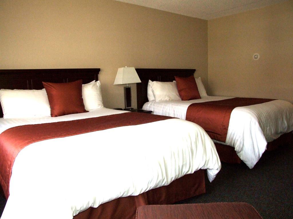 Lakeland Inn Hotel Cold Lake Extérieur photo