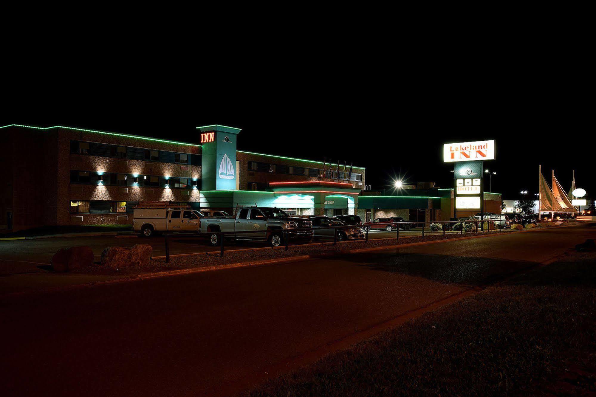 Lakeland Inn Hotel Cold Lake Extérieur photo