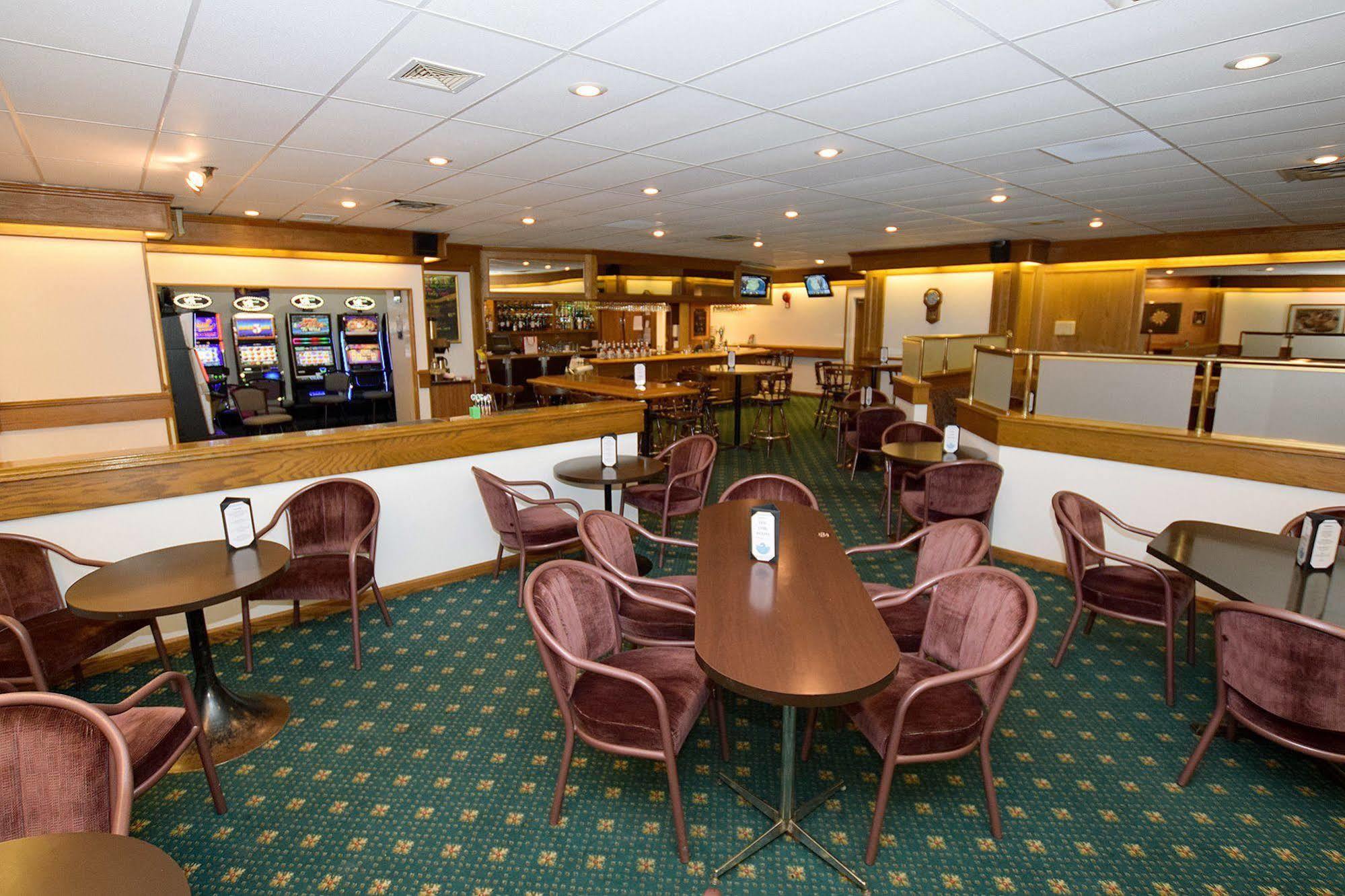 Lakeland Inn Hotel Cold Lake Extérieur photo