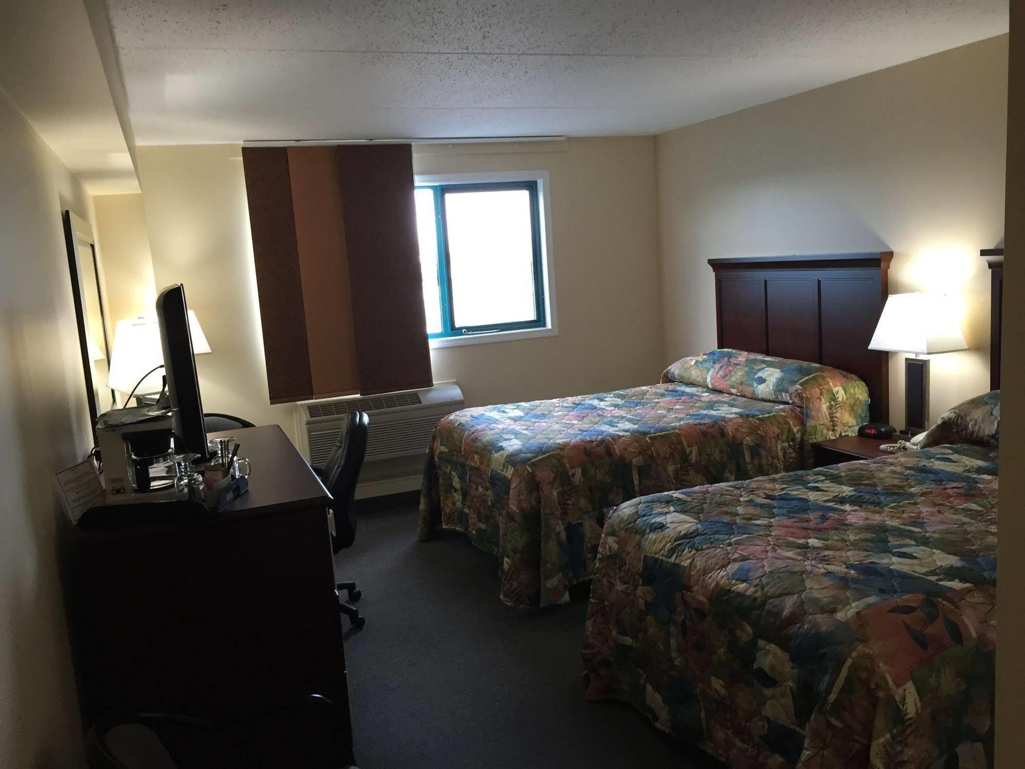Lakeland Inn Hotel Cold Lake Extérieur photo