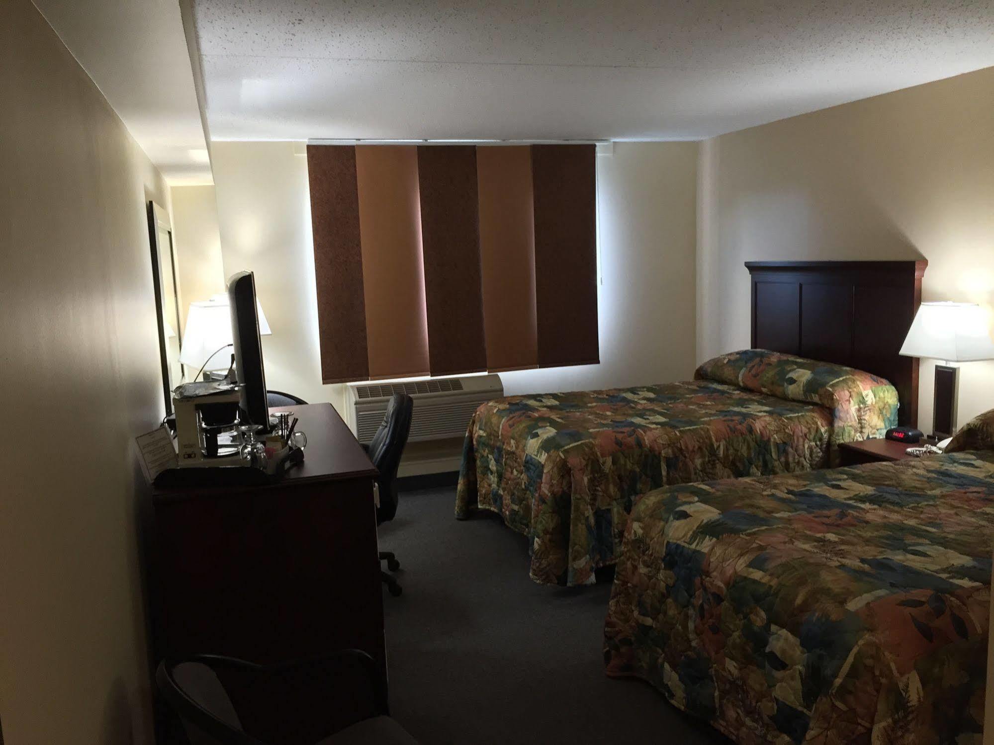 Lakeland Inn Hotel Cold Lake Extérieur photo