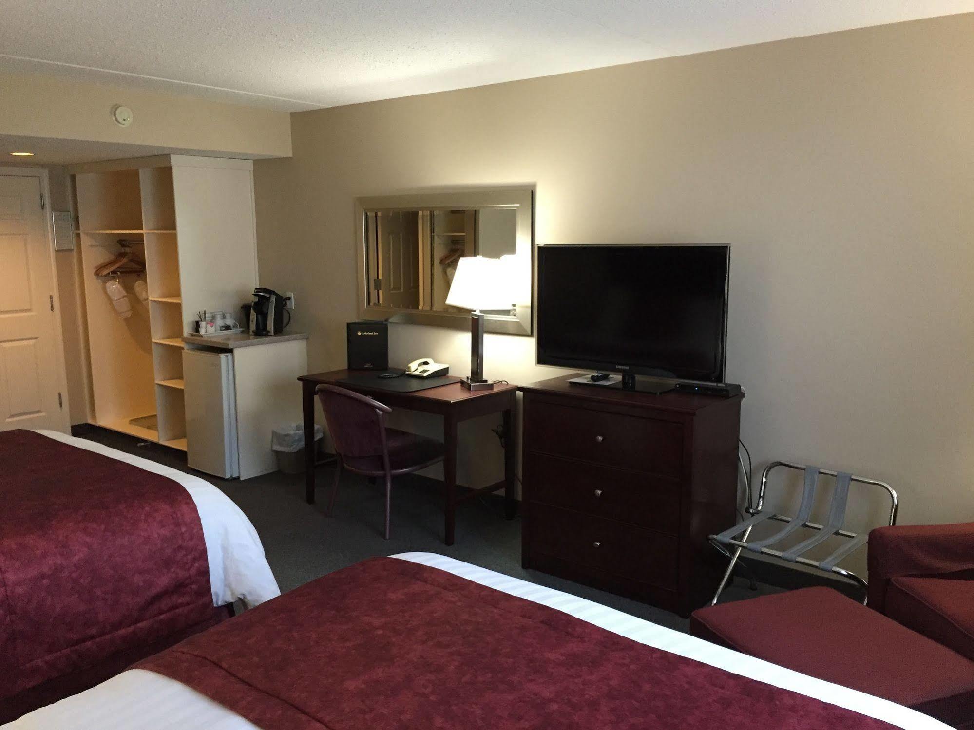 Lakeland Inn Hotel Cold Lake Extérieur photo